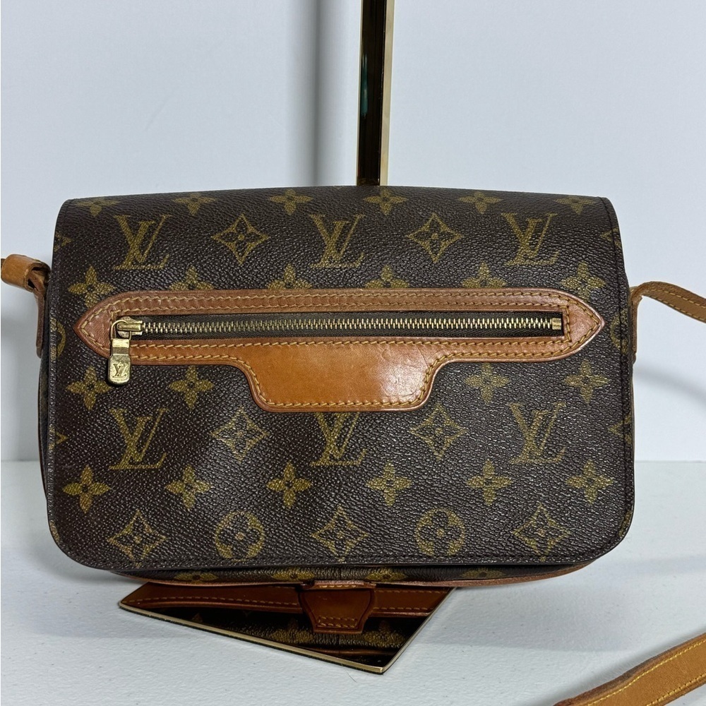 🛑SOLD

Louis Vuitton St. Germaine Crossbody Bag